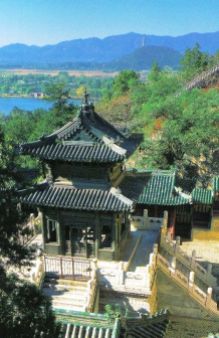 Zomerpaleis 11 (Baoyunge, het Paviljoen van de Dierbare Wolk)
